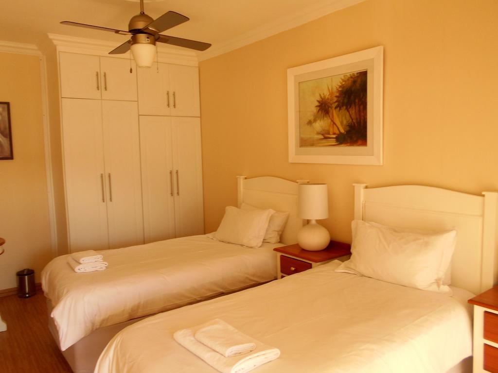 Bed and Breakfast Majestic Кокстад Номер фото